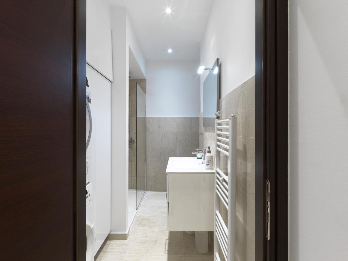 Newly Renovated Apartment In The Heart Of Athens Exterior photo